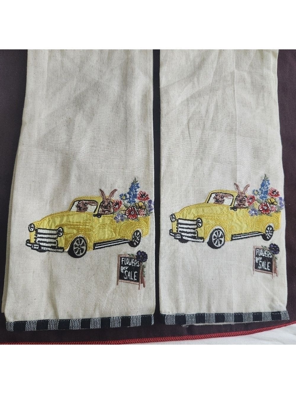 New Pair of 2 Pier 1 Imports Tea Towels Wildflower Collection Bunnies Yellow
